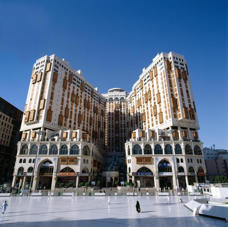 17. Makkah Hotel (Former Hilton) - close to Haram
