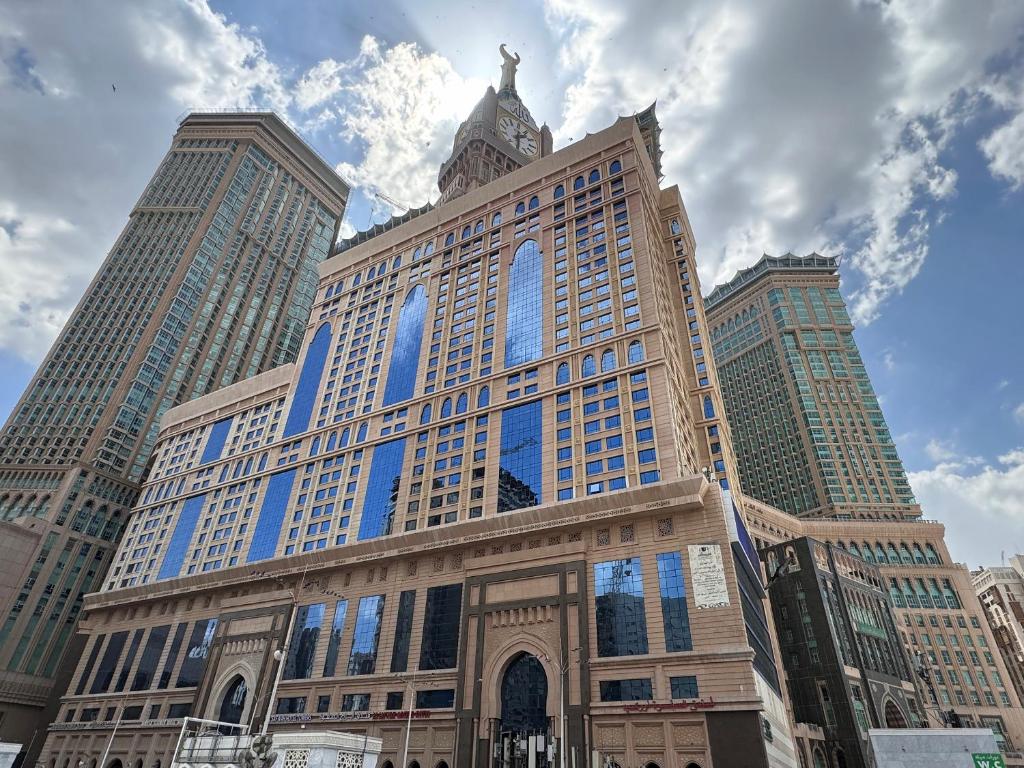 23. Safwah Towers Hotel close to haram