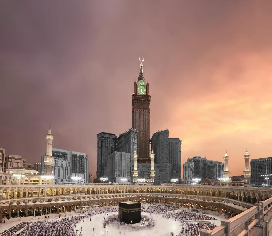fairmont makkah hotel close to haram
