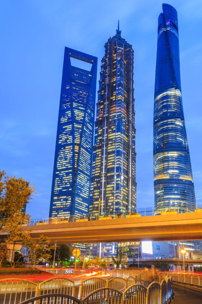 Night city view of Riyadh, the capital of Saudi Arabia, with illuminated skyscrapers and modern architecture.